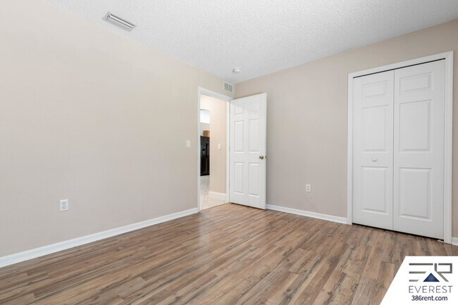 Building Photo - 59 Riverina Dr