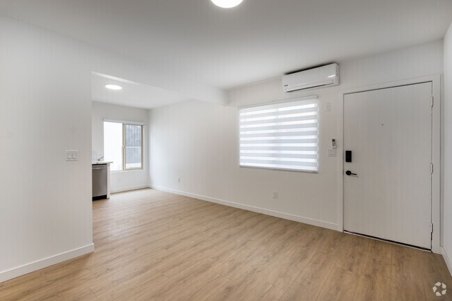 2BR, 2BA - 900SF - Living Room - 3160 Warwick Ave.