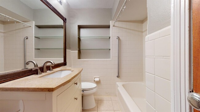 Building Photo - 31 S Tealwood Dr