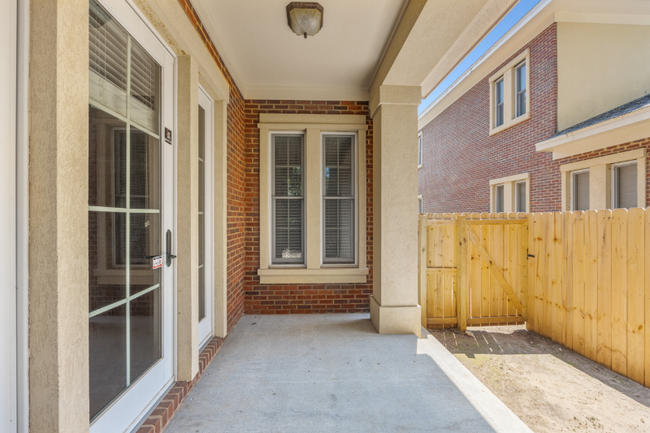 Building Photo - 1836 Ashley Hall Way