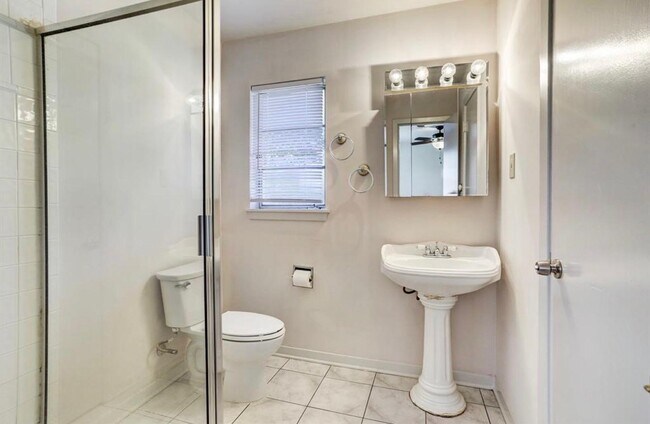 Building Photo - 5615 Arboles Dr