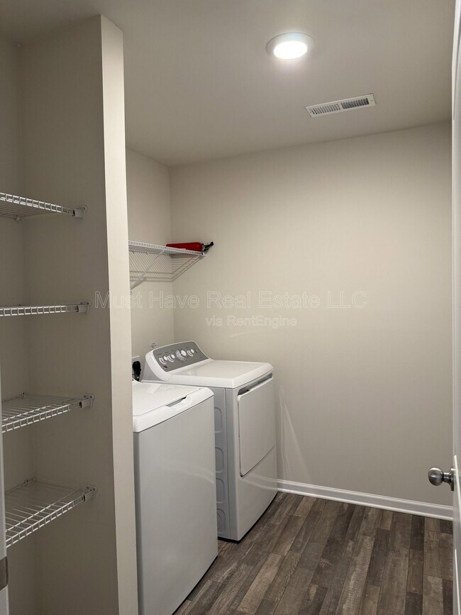 Building Photo - 4814 Stone Dr