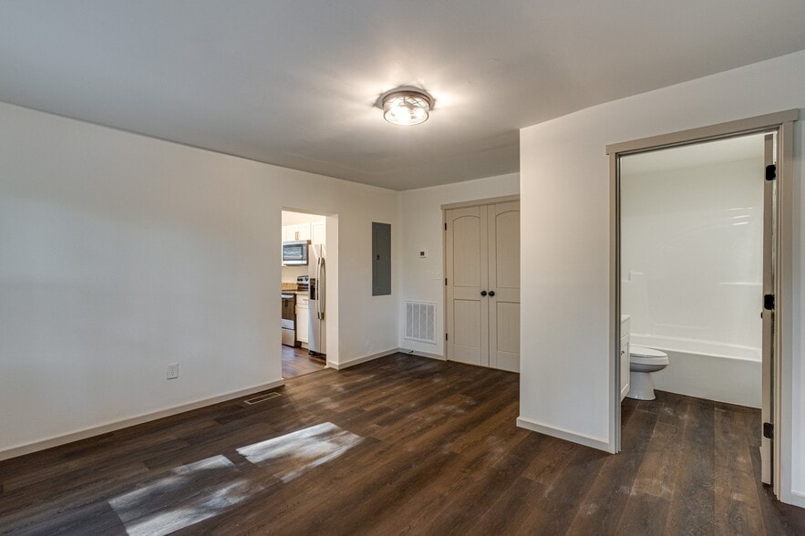 Building Photo - 22 Ridgeland Cir
