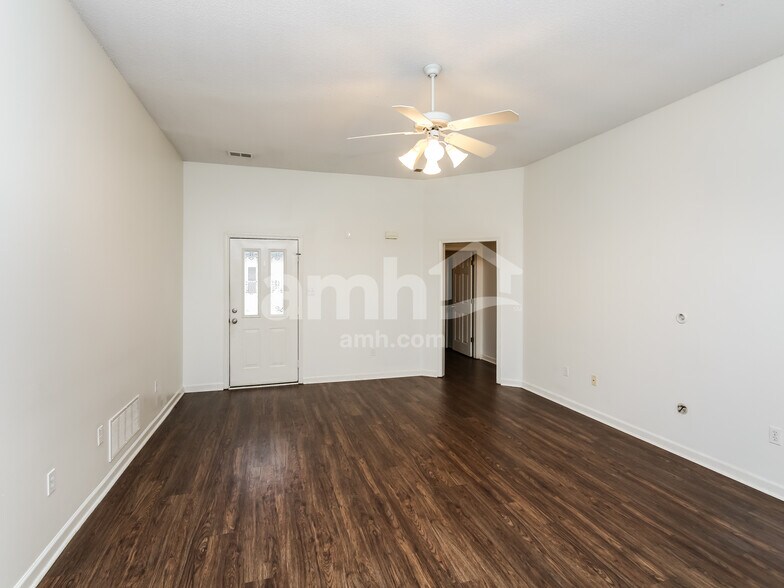 Building Photo - 660 Timber Creek S