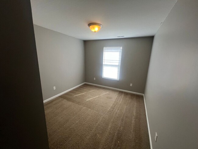 Building Photo - 106 Day Place 3BR/2.5BA (Trenton)