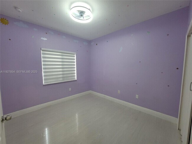 Building Photo - 29263 SW 142nd Ave