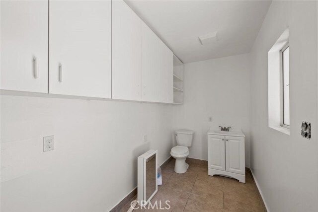 Building Photo - 13358 Blythe St