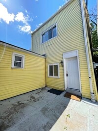 Building Photo - 2516 Josephine St