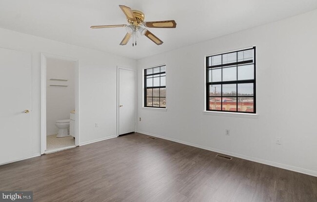 Building Photo - 21 Holland Hill Ct