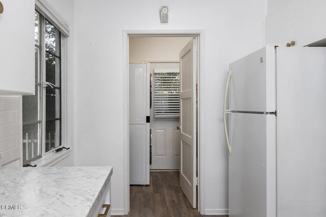 Building Photo - 1070 E Woodbury Rd