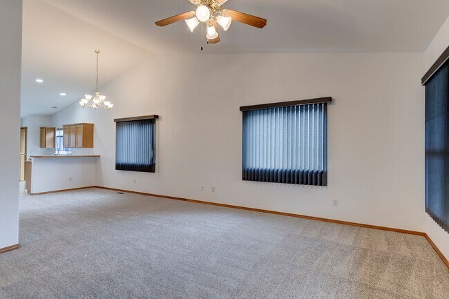 Building Photo - 2 Bd 2 Bath Home in 55+ Community