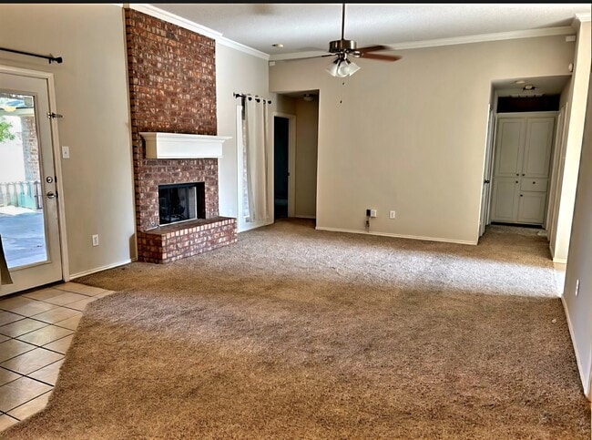 Building Photo - 9706 Vernon Ave