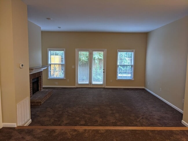 Building Photo - Townhome Prime Location in Old West End.