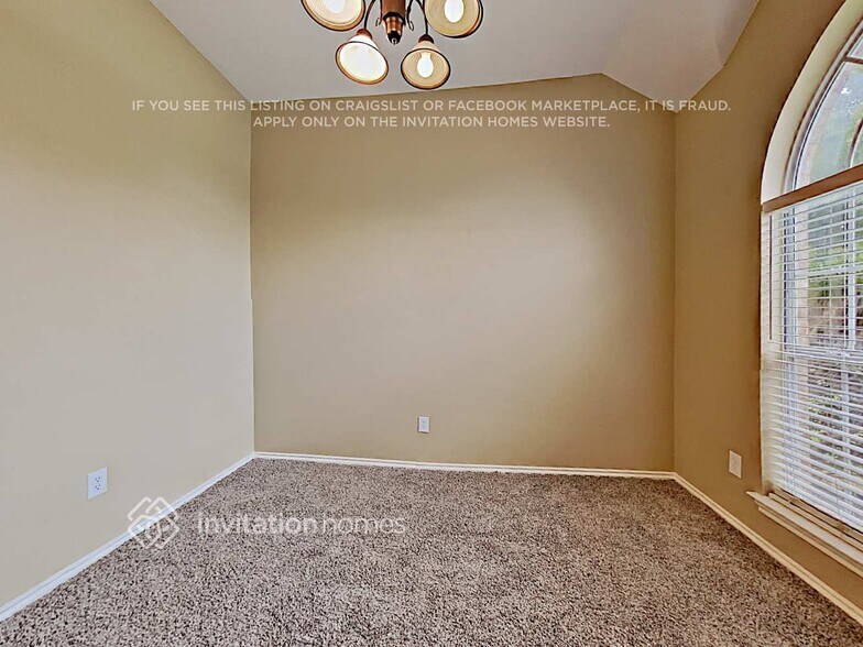 Building Photo - 304 Stringer Dr