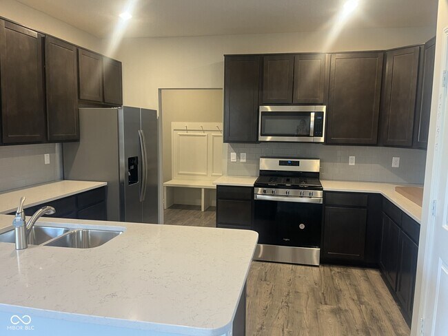 Building Photo - 2607 Plano Dr