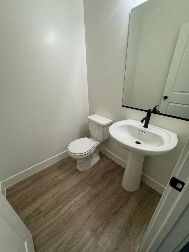 Building Photo - REDUCED PRICE!! Beautiful FOUR Bedroom Home!