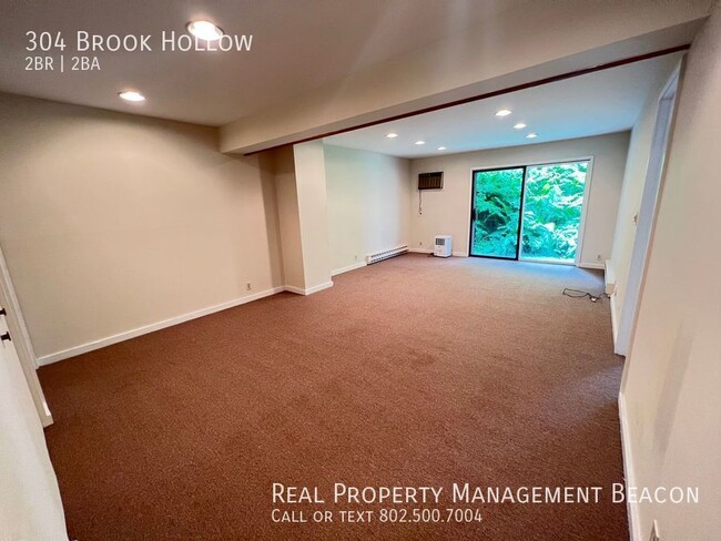Building Photo - 304 Brook Hollow