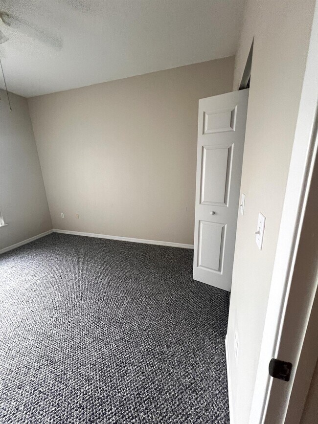 Building Photo - 520 Florida Club Blvd