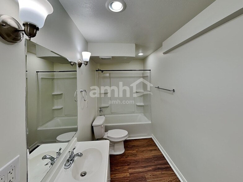 Building Photo - 3328 Celebration Dr