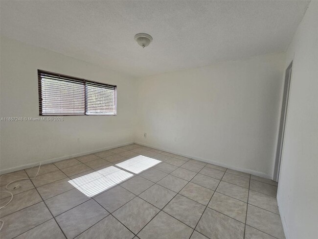Building Photo - 2920 SW 28th Terrace
