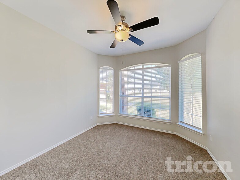 Building Photo - 1081 Treehouse Ln