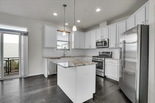 Building Photo - 29W710 Everton Dr