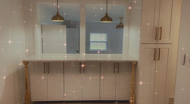 Building Photo - 9305 River Ln