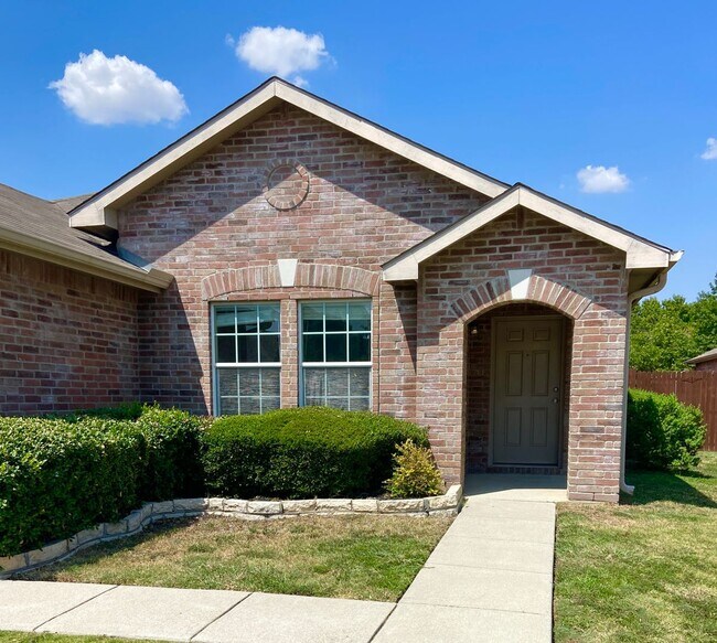 Building Photo - Open Floorplan and Amazing Resort Style Community!