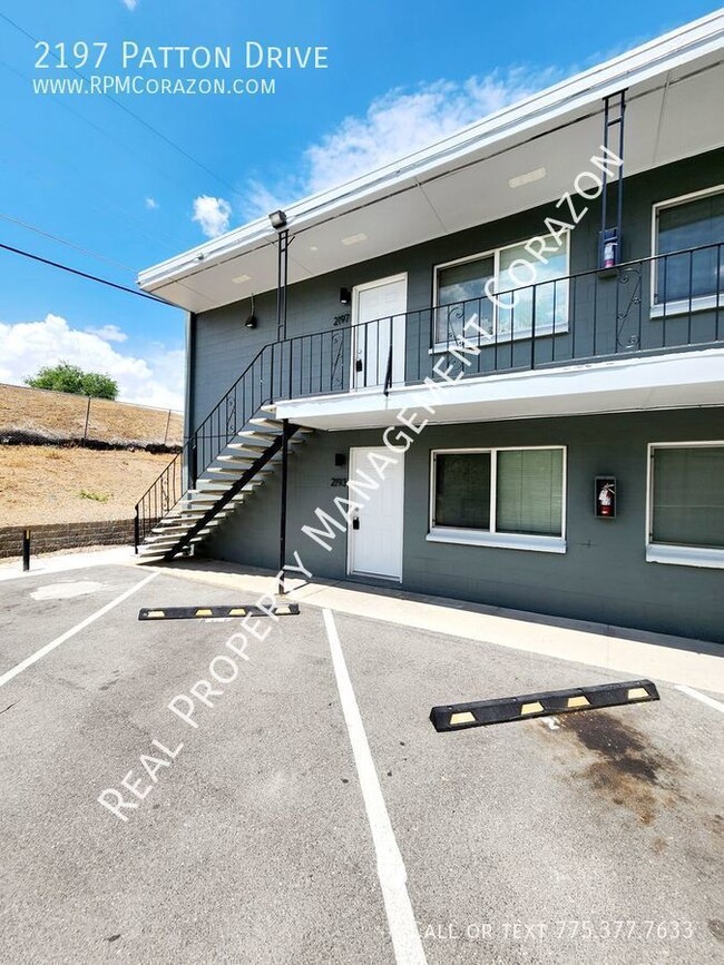 Building Photo - Newly upgraded upstairs 2 Bed, 1 Bath Apt ...