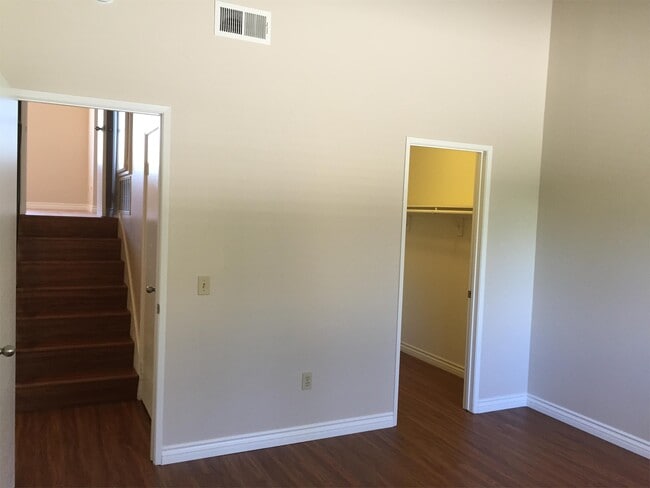 Building Photo - 1631 Avenida Selva