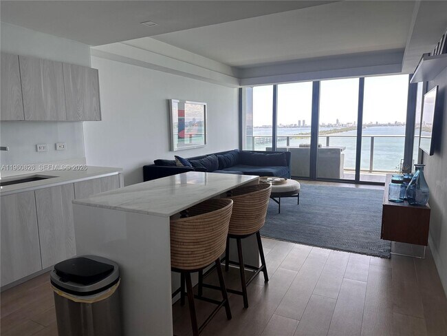 Building Photo - 3131 NE 7th Ave