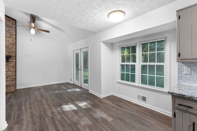 Building Photo - 1285 Coronada Dr