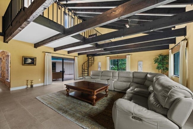 Building Photo - 3306 Fargo Ave