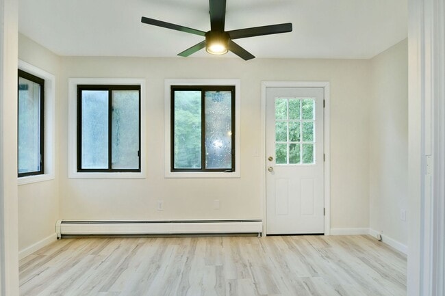 Building Photo - 920-922-922 Cynthia Ct