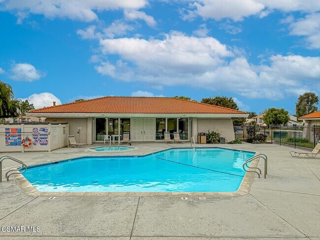 Building Photo - 560 Chapala Dr