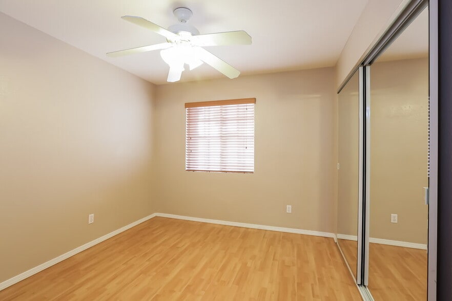 Building Photo - 55 Tanglewood Dr