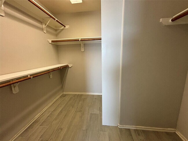 Building Photo - 2710 Maybrook Hollow Ln