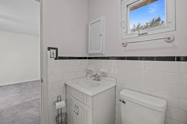 Building Photo - Spacious Virginia Beach Home for Rent – 3 ...