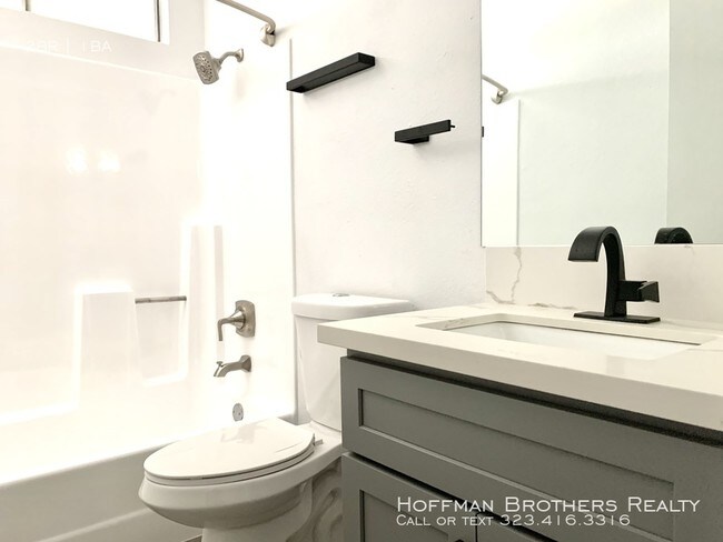 Building Photo - 3345 Drew St Los Angeles, CA 90065