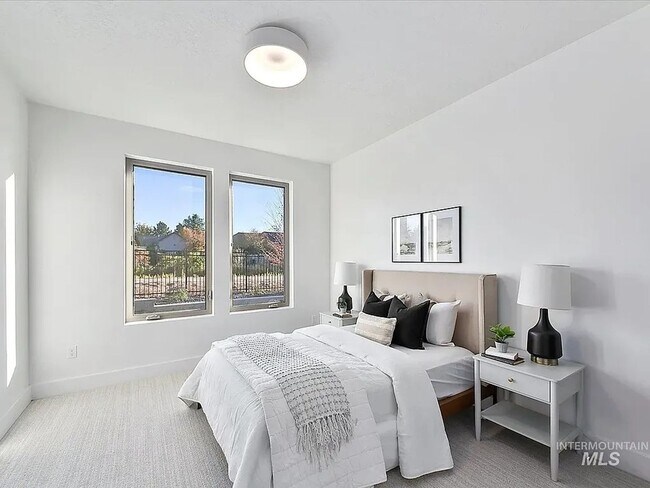 Building Photo - Custome build in Movado Estates