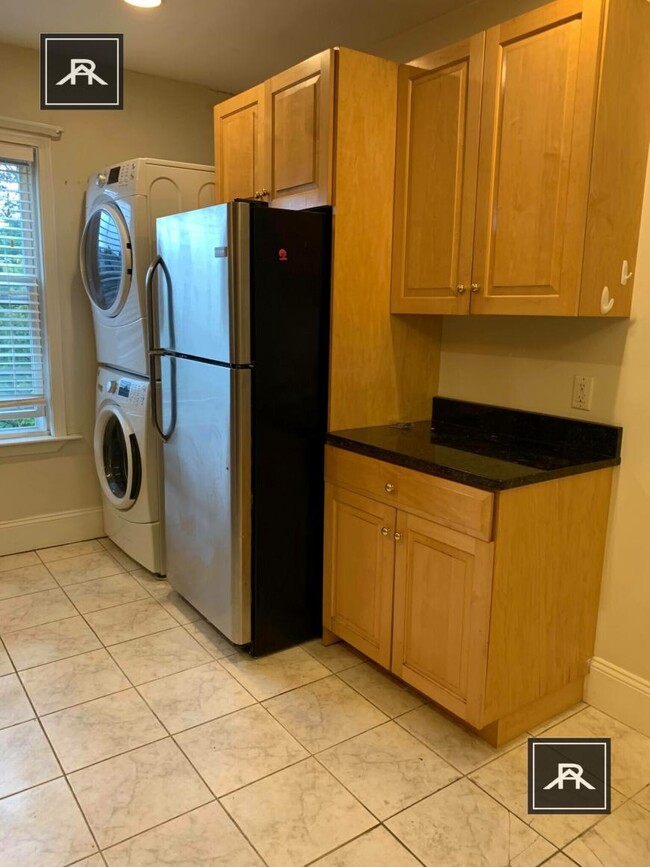 Building Photo - 3 bedroom in Brookline MA 02446