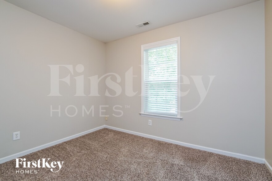 Building Photo - 136 Wood Bend Ct