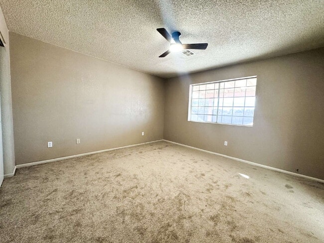 Building Photo - "Newly Renovated 4-Bedroom, 2 Bathroom Home in Yuma!"