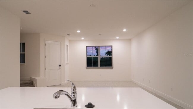 Building Photo - 4867 Cross Pr Pkwy