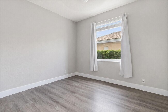 Building Photo - 4166 Wellington Shores Dr