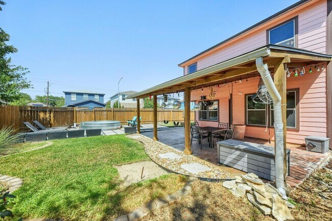 Building Photo - 7425 Thannas Way