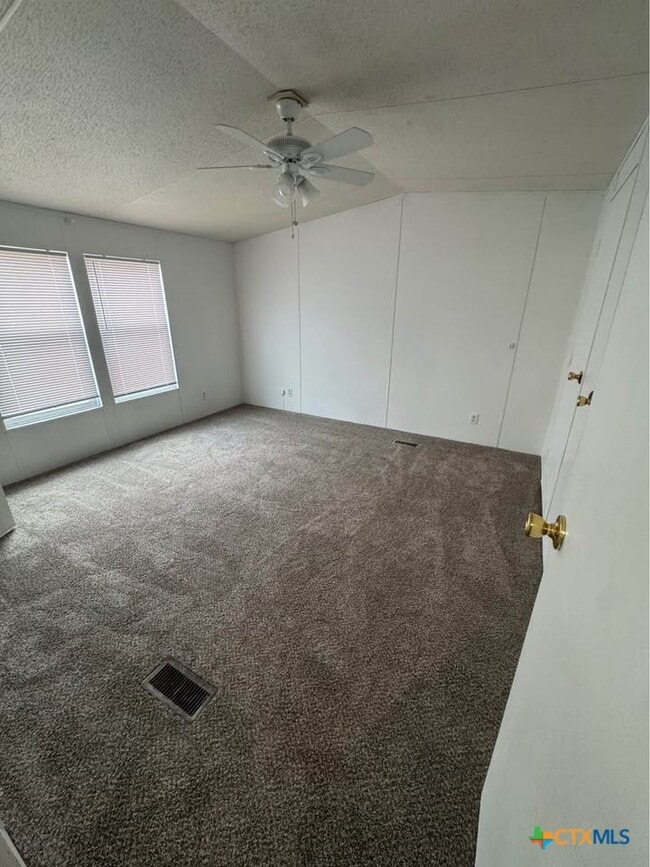 Building Photo - 456 Limestone Dr