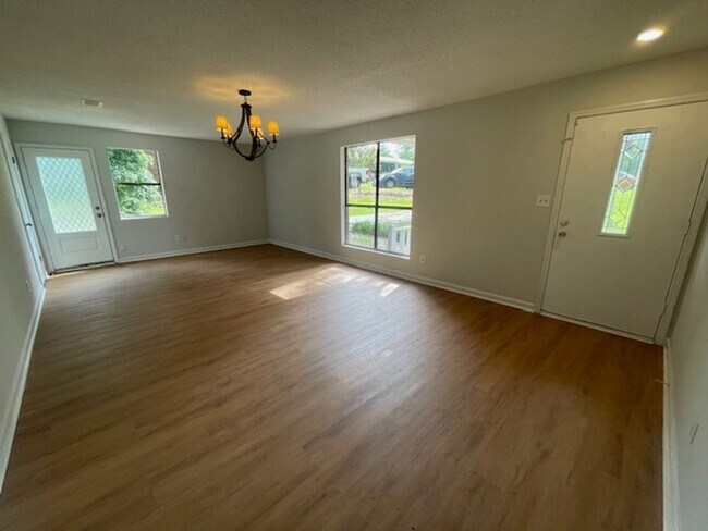 Building Photo - 3849 Ivy Ct