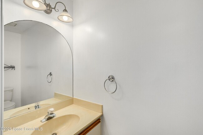 Building Photo - 105 La Costa St