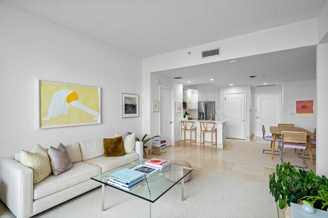 Building Photo - 801 S Olive Ave